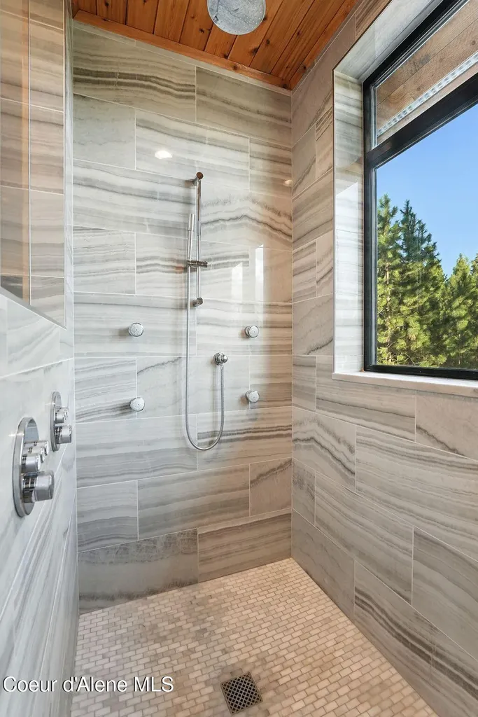 4440 E Lisa Road Harrison ID 83833