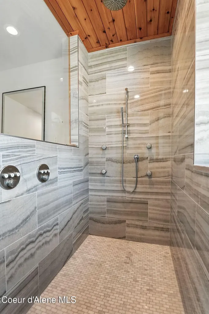 4440 E Lisa Road Harrison ID 83833