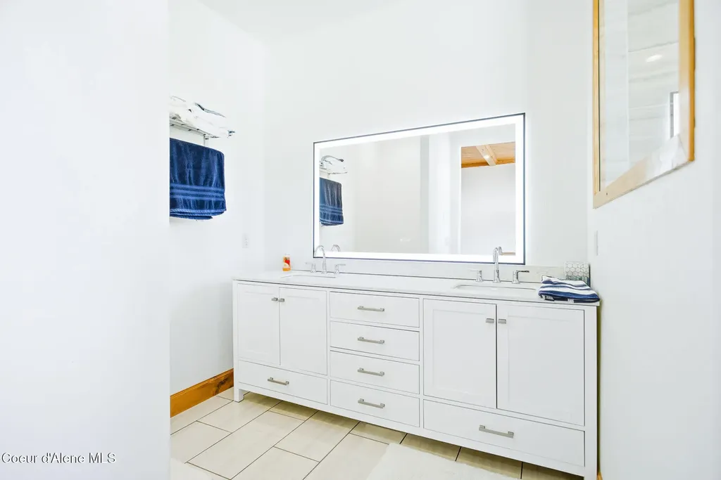 4440 E Lisa Road Harrison ID 83833