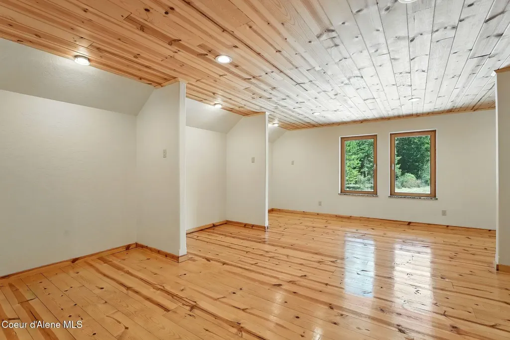4440 E Lisa Road Harrison ID 83833