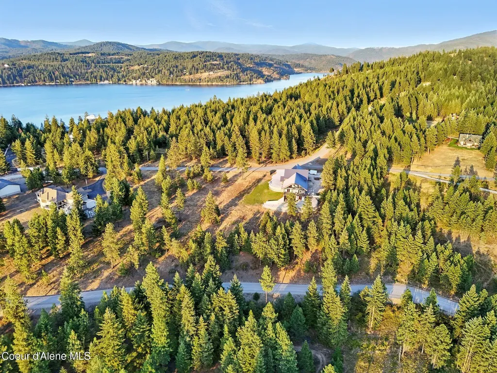 4440 E Lisa Road Harrison ID 83833