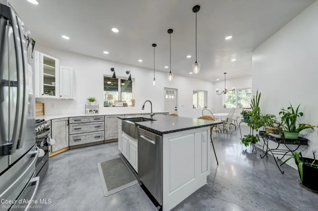 2760 S Sagle Road Sagle ID 83860