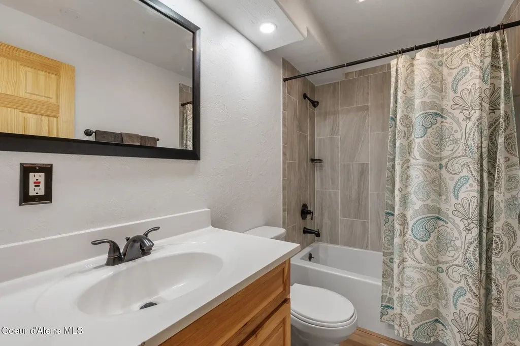 124 Brown Creek Road Naples ID 83847