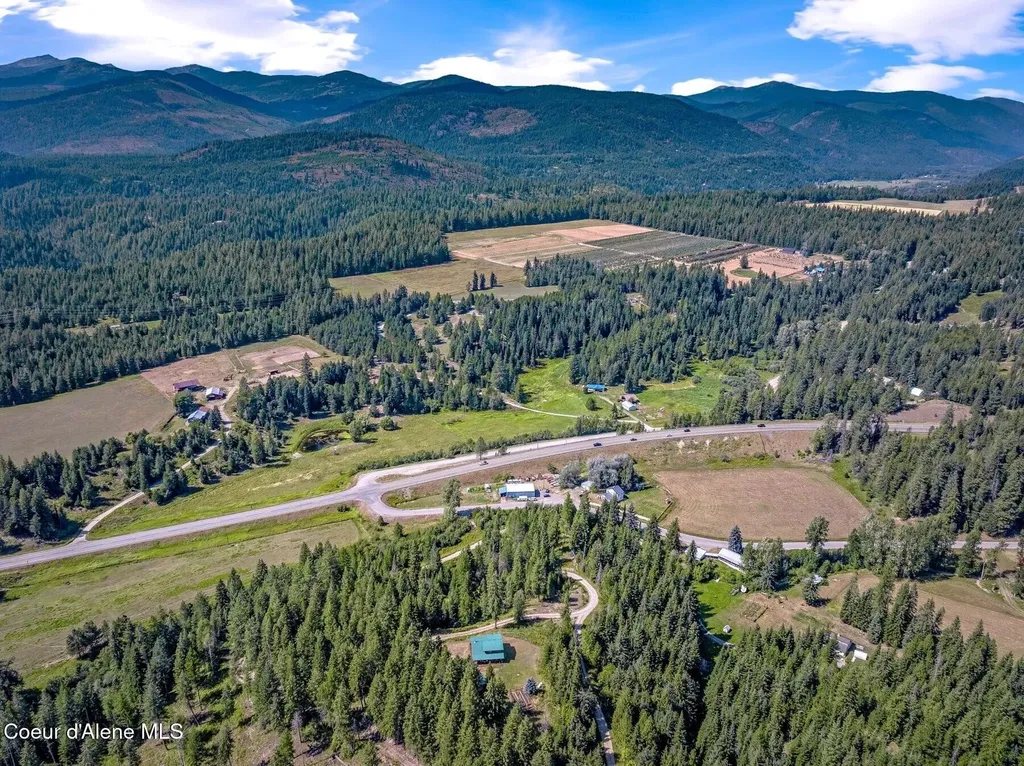 124 Brown Creek Road Naples ID 83847