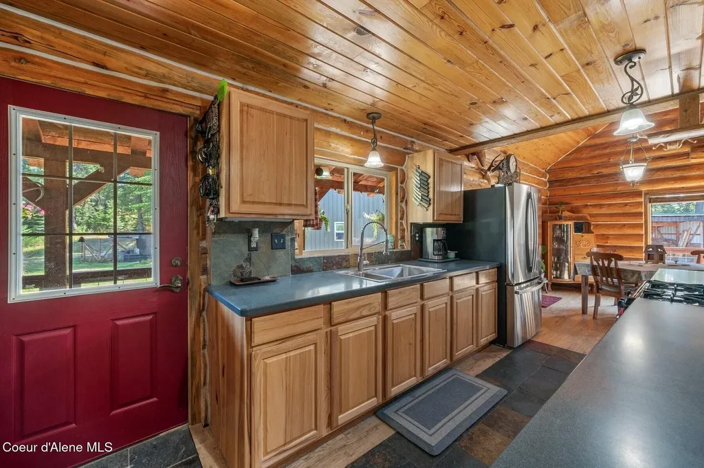 124 Brown Creek Road Naples ID 83847