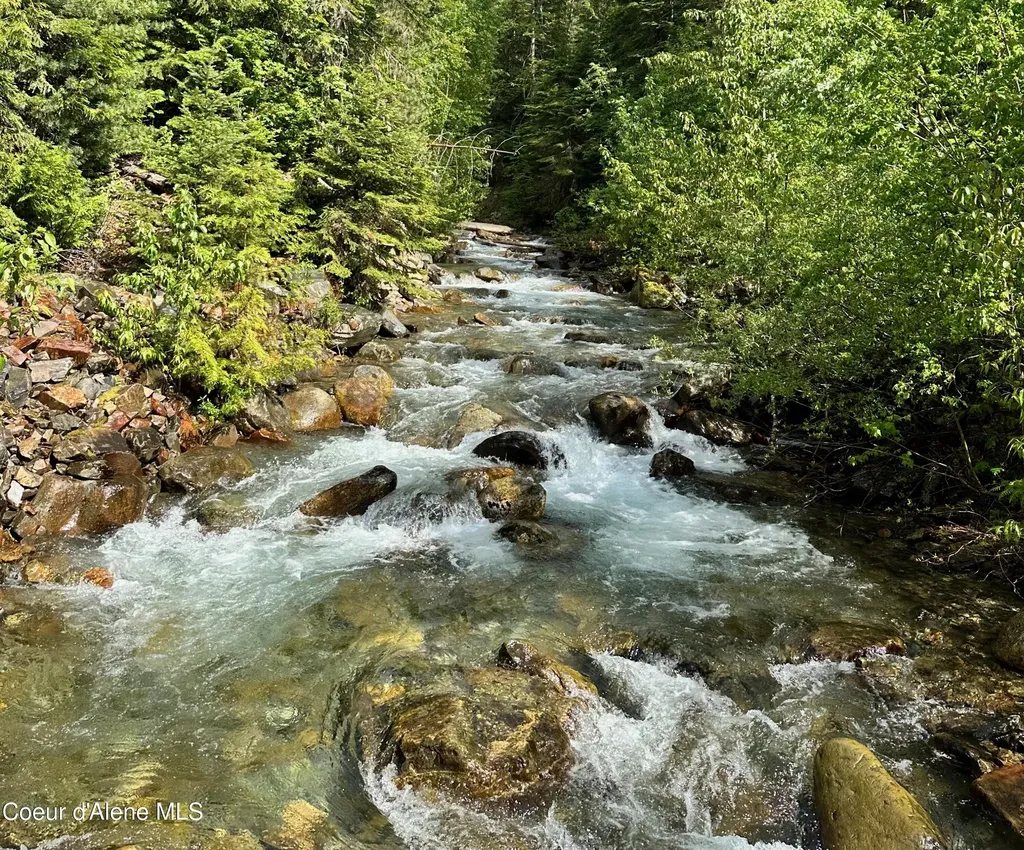124 Brown Creek Road Naples ID 83847