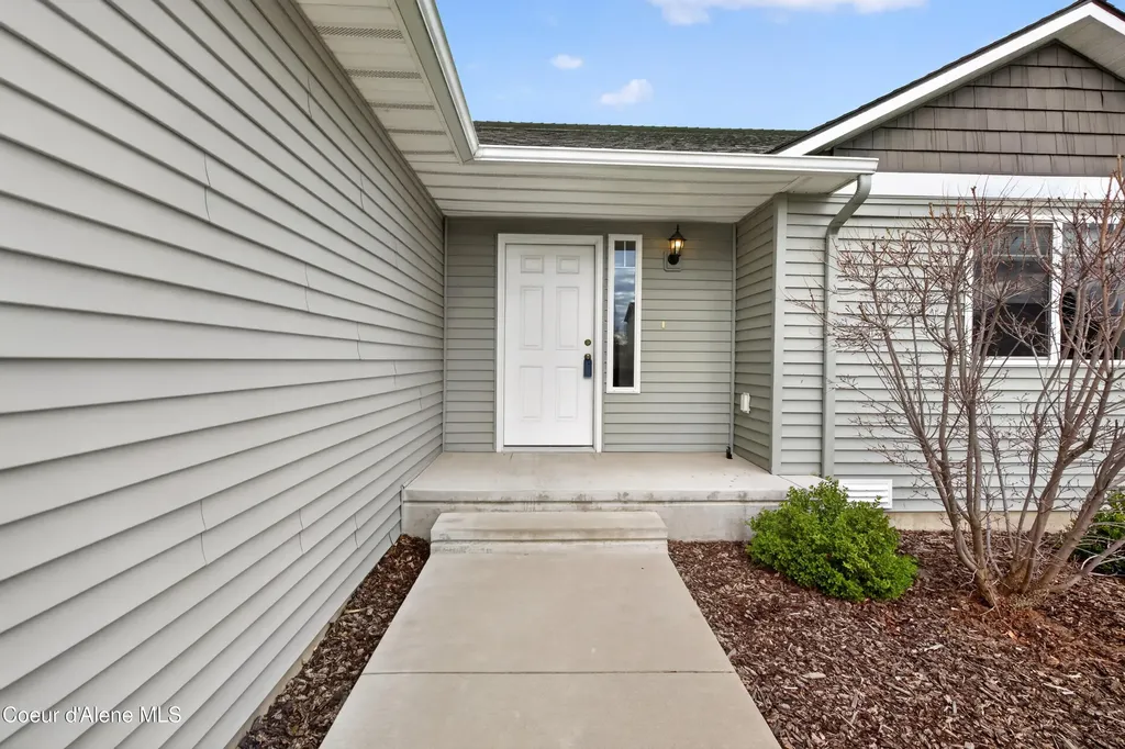 3298 N Kiernan Drive Post Falls ID 83854