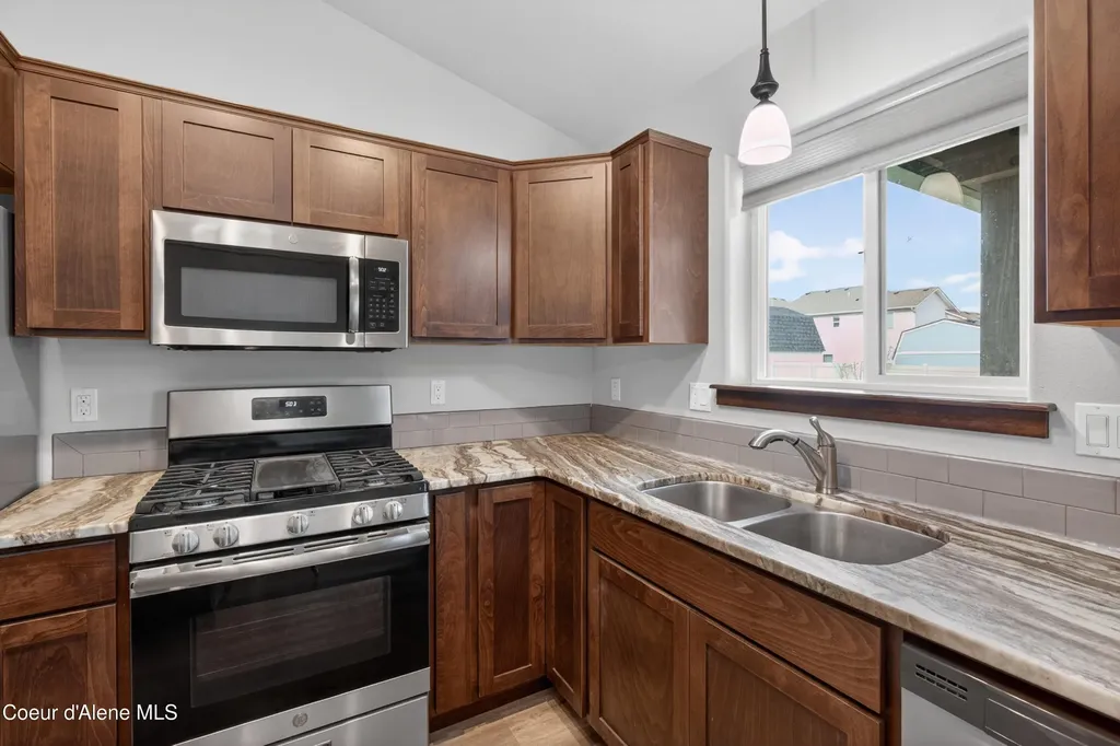 3298 N Kiernan Drive Post Falls ID 83854