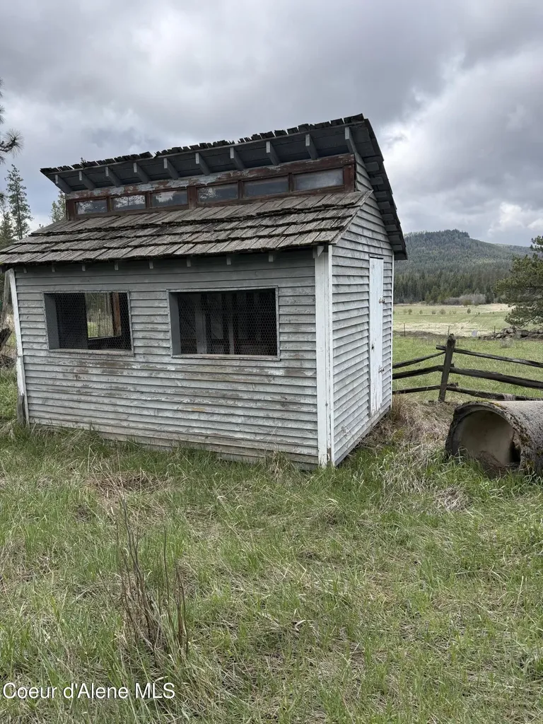 7971 Windfall Pass Road St. Maries ID 83861