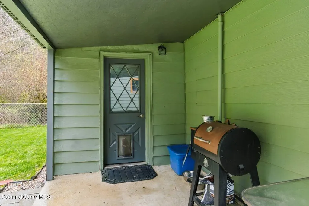 446 Weir Gulch Road Pinehurst ID 83850