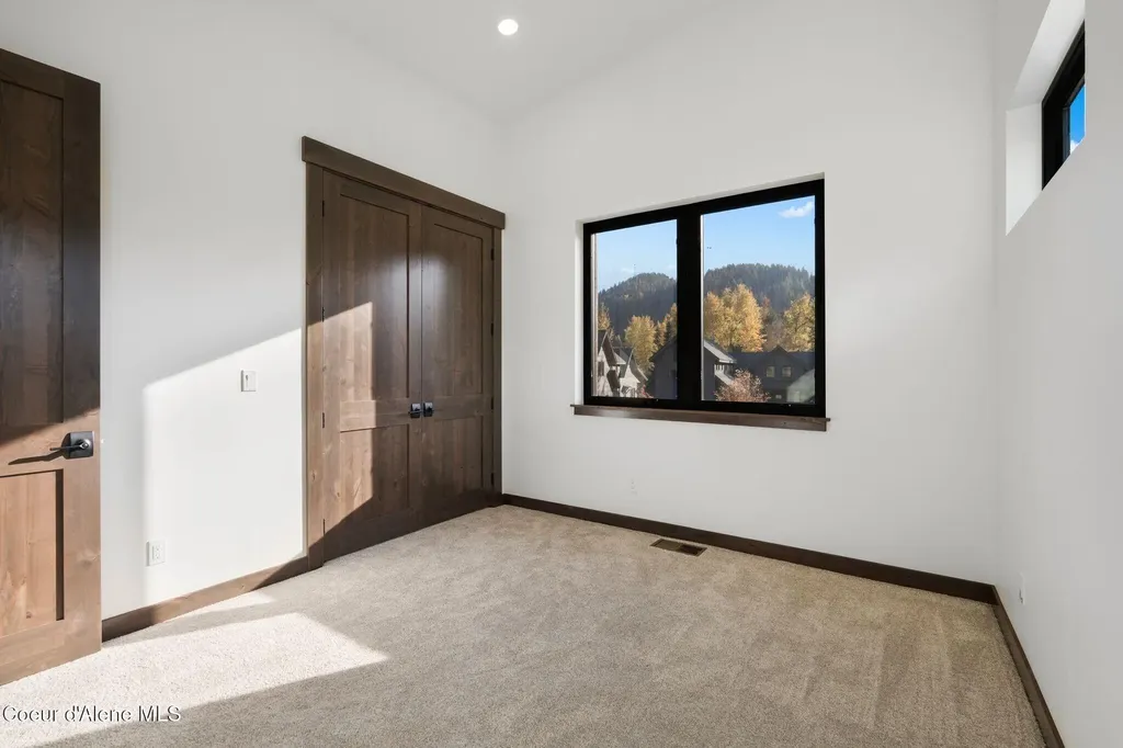 11 Alpenrose Lane Sandpoint ID 83864