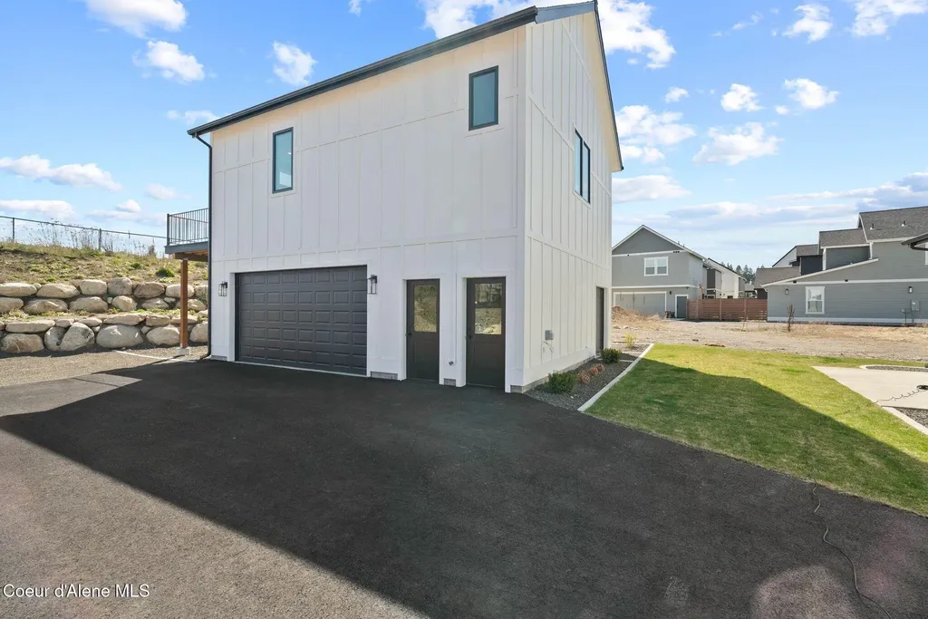 3494 Blaze Lp Post Falls ID 83854