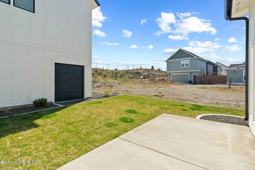 3494 Blaze Lp Post Falls ID 83854
