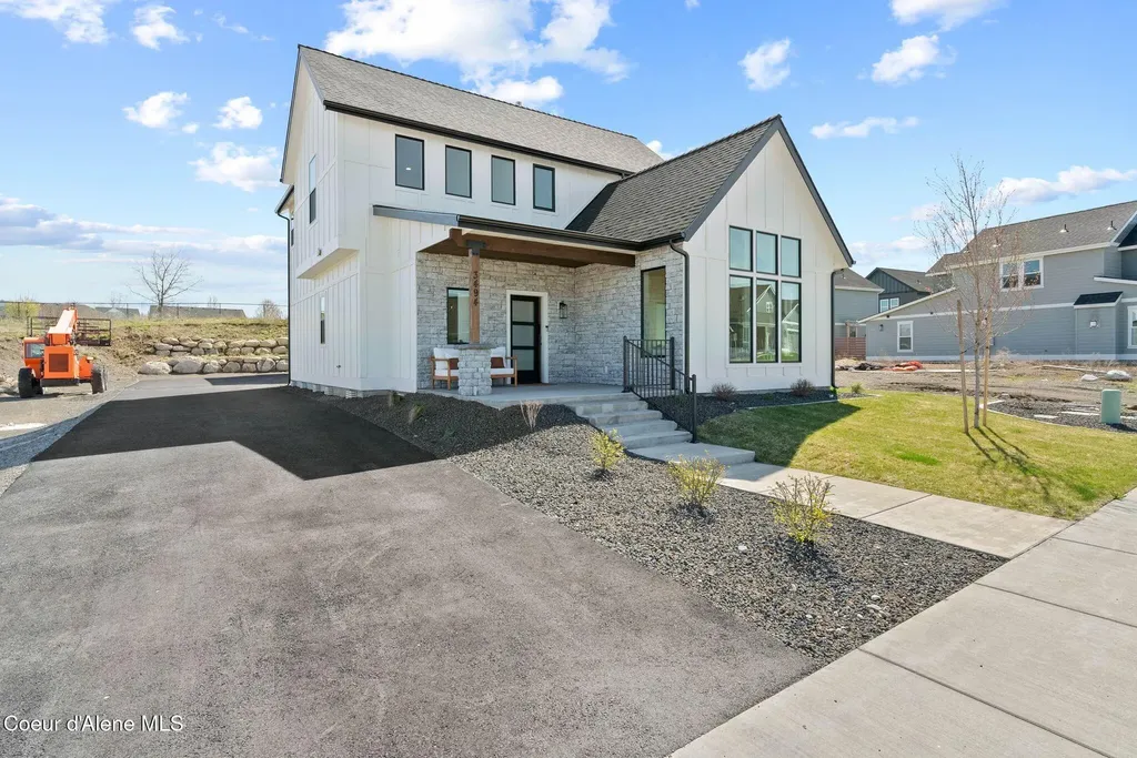 3494 Blaze Lp Post Falls ID 83854