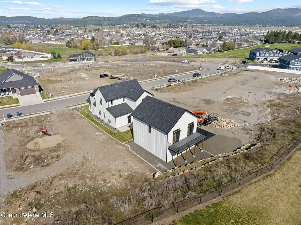 3494 Blaze Lp Post Falls ID 83854