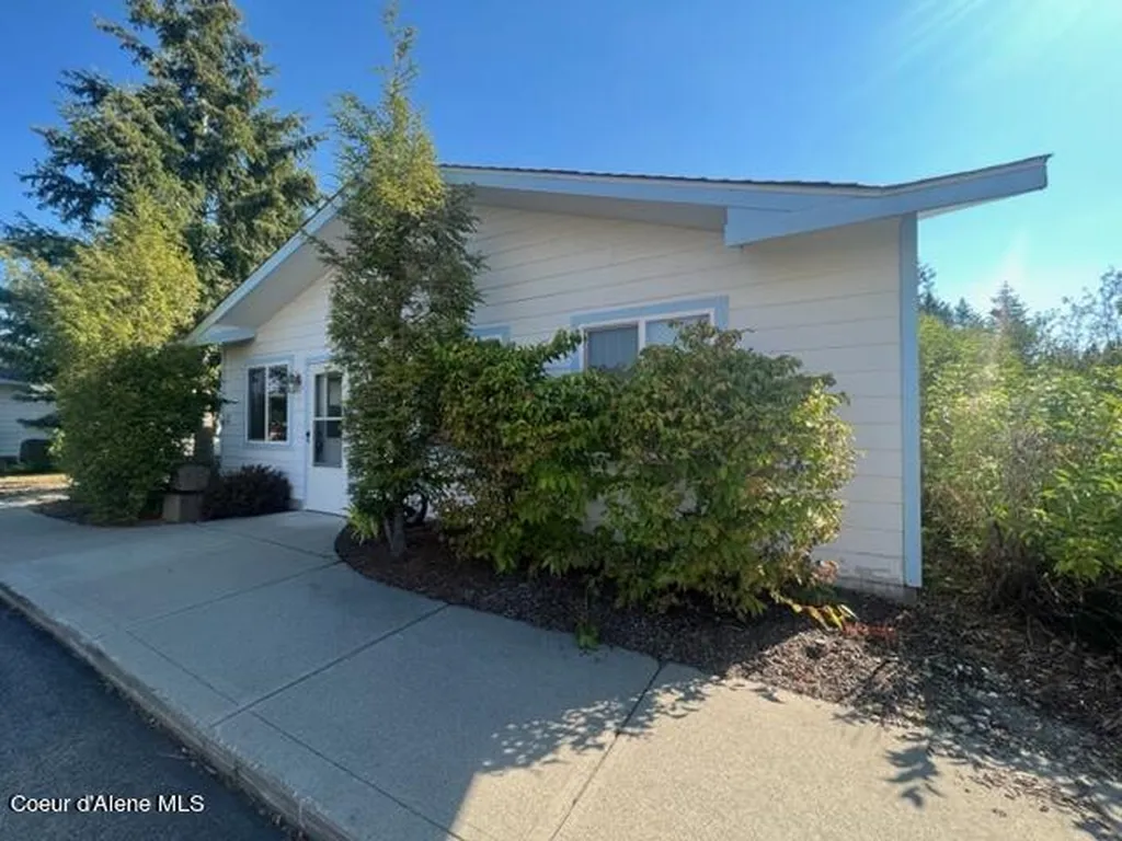 498 W Garwood Road Rathdrum ID 83858