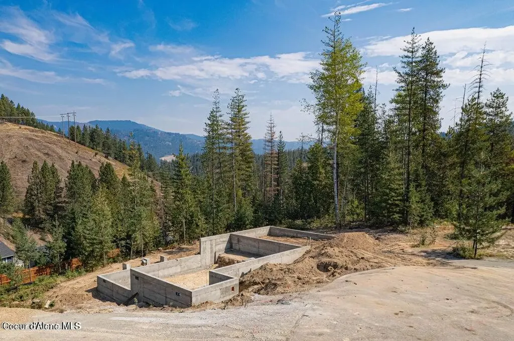 207 Palamino Court Pinehurst ID 83850