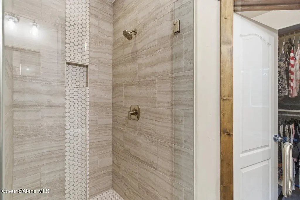 24414 N Wendler Loop Rathdrum ID 83858