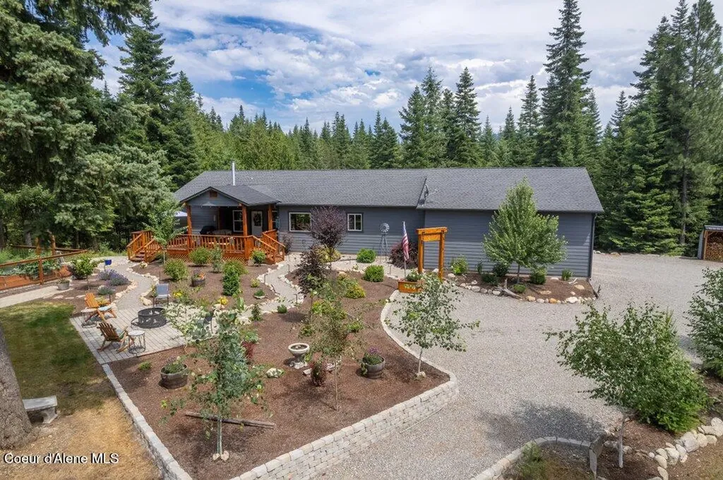 24414 N Wendler Loop Rathdrum ID 83858