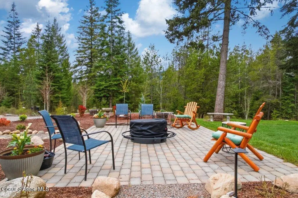 24414 N Wendler Loop Rathdrum ID 83858
