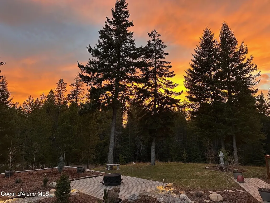 24414 N Wendler Loop Rathdrum ID 83858