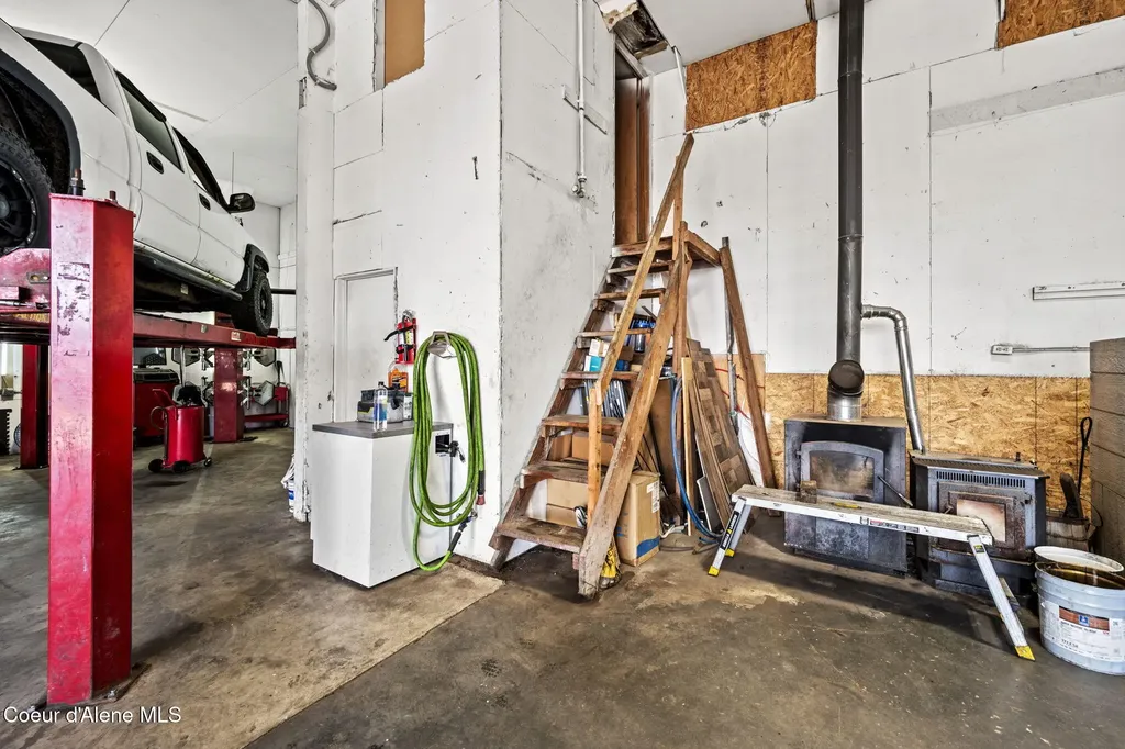 9719 W F Street Worley ID 83876