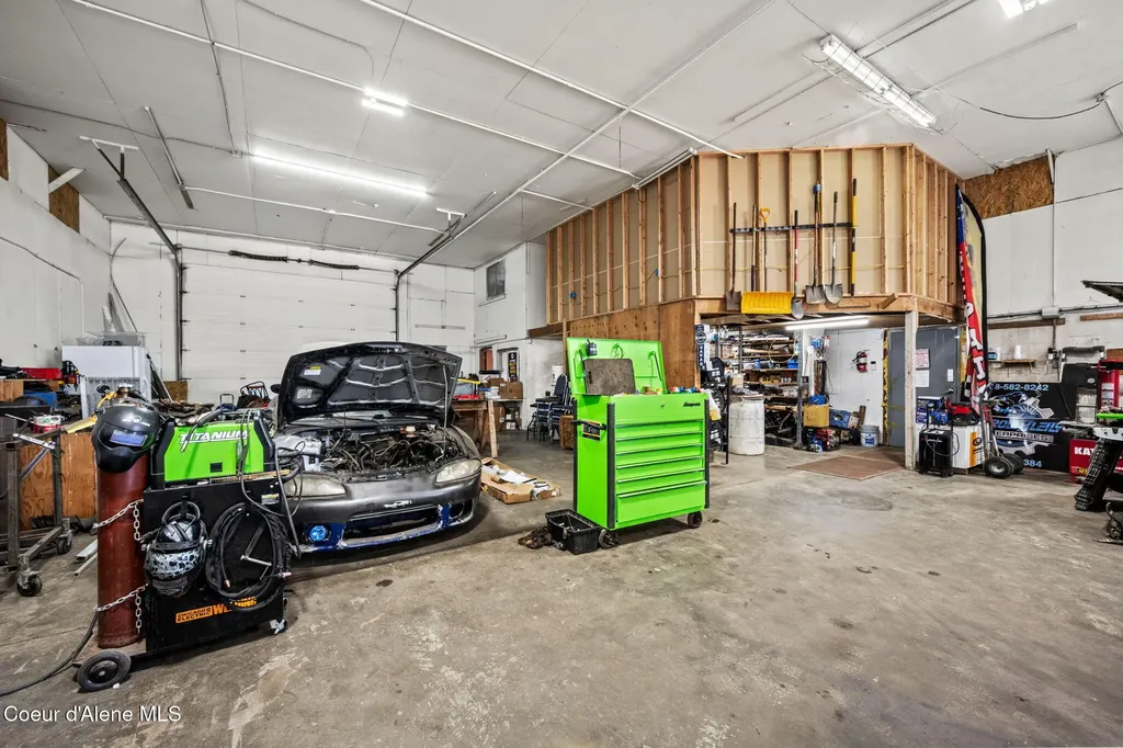 9719 W F Street Worley ID 83876