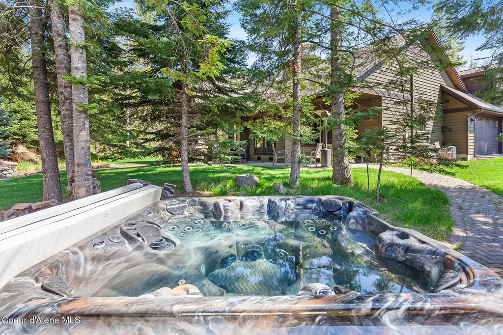 11205 N Arctic Falls Loop Hayden ID 83835