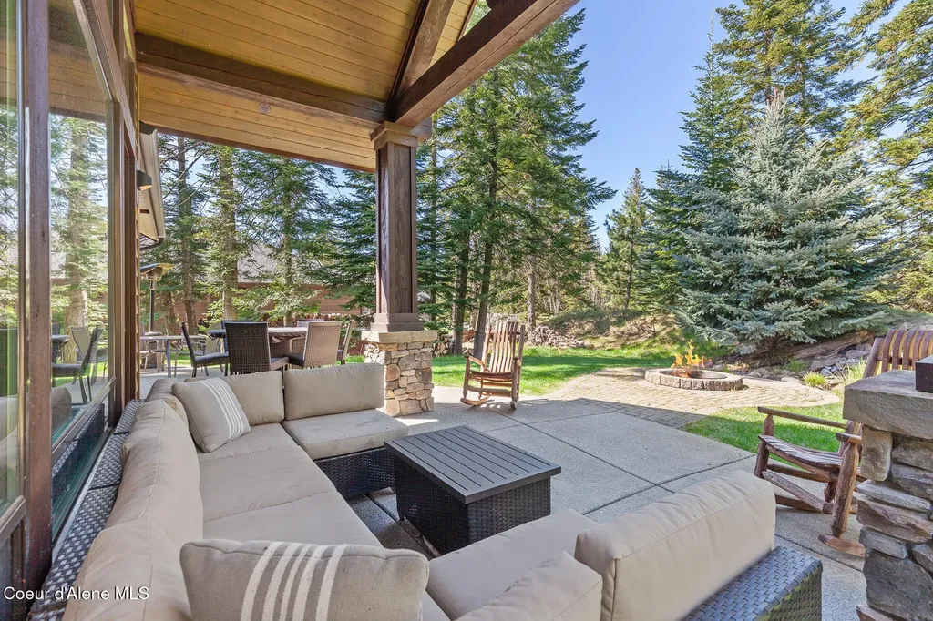 11205 N Arctic Falls Loop Hayden ID 83835