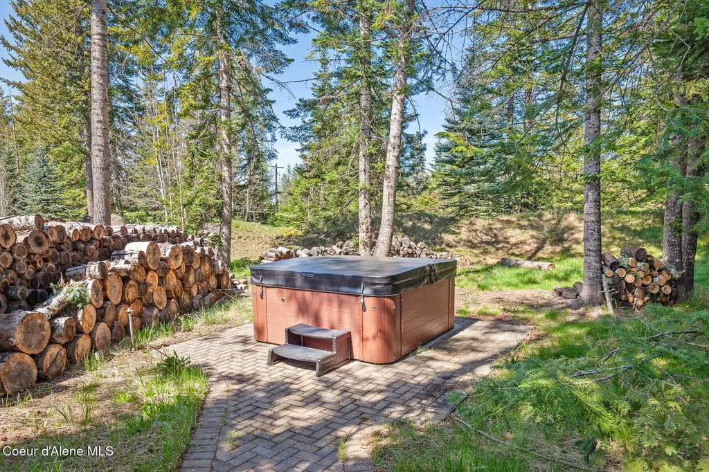 11205 N Arctic Falls Loop Hayden ID 83835