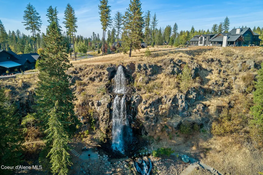 11205 N Arctic Falls Loop Hayden ID 83835