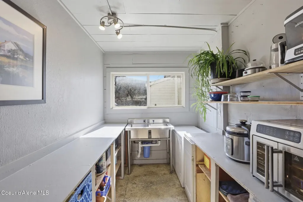 116 W 2nd Avenue Clark Fork ID 83811