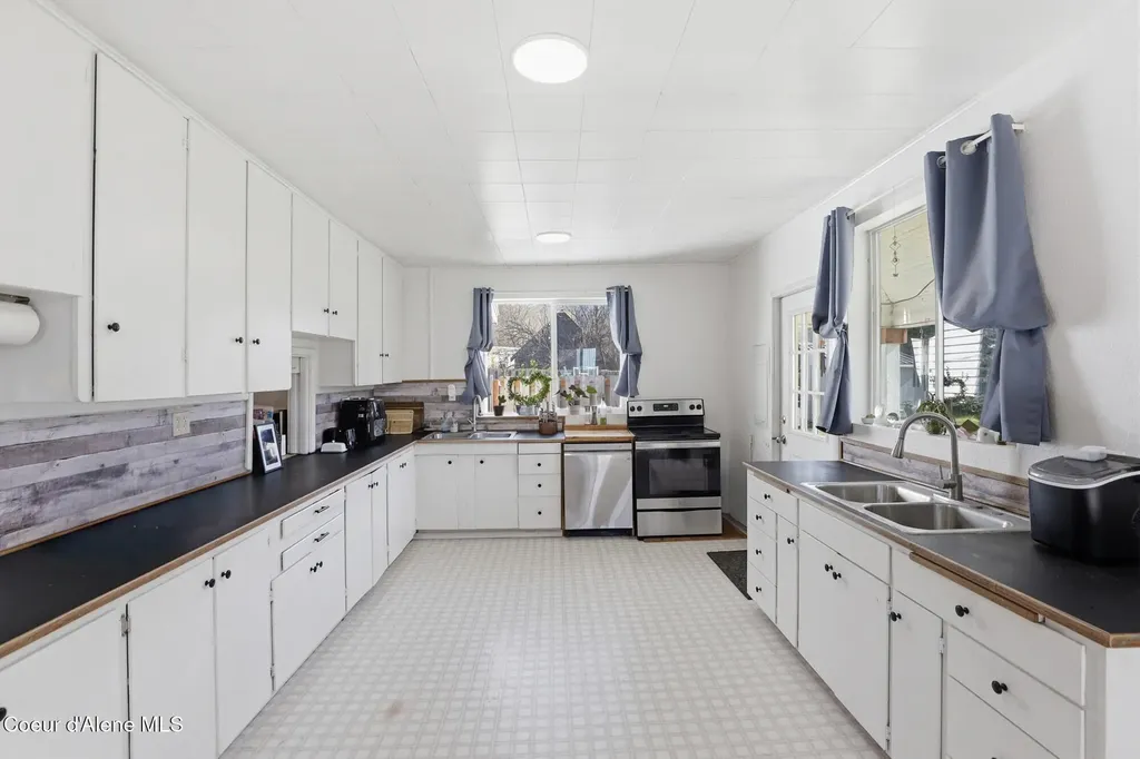 116 W 2nd Avenue Clark Fork ID 83811