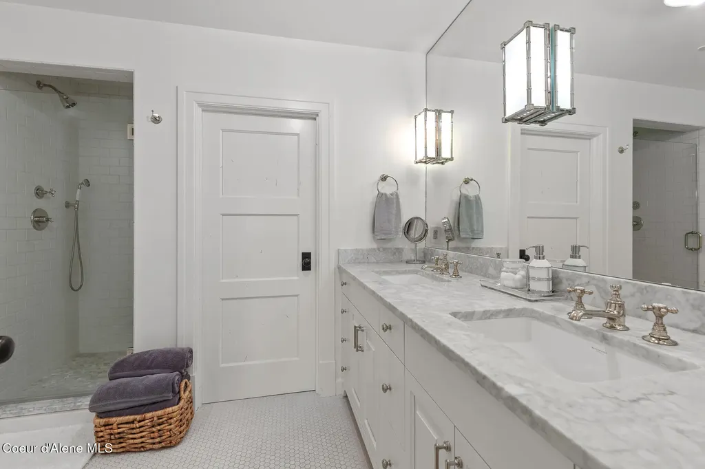 6007 S Grainger Court Harrison ID 83833