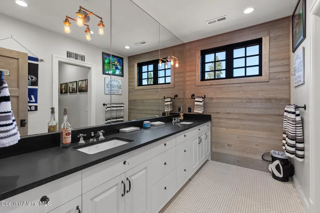 6007 S Grainger Court Harrison ID 83833