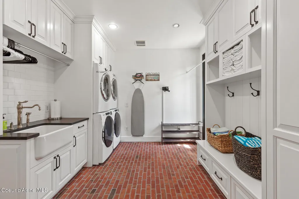 6007 S Grainger Court Harrison ID 83833