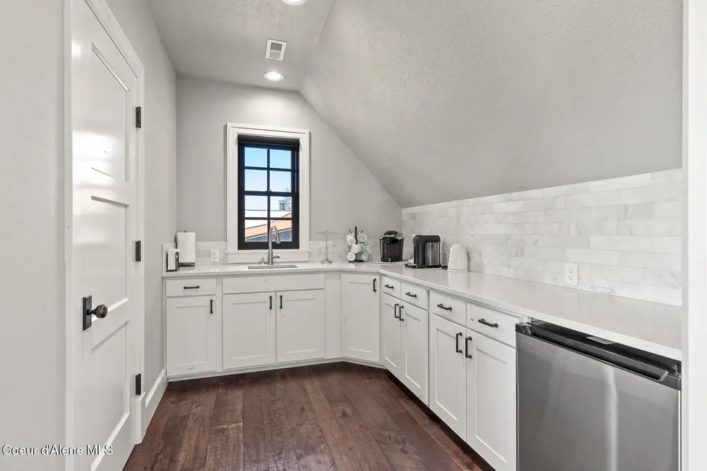 6007 S Grainger Court Harrison ID 83833