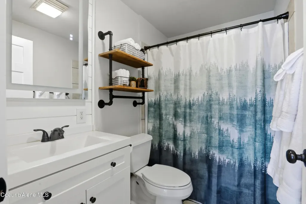 2824 E Upper Hayden Lake Road Hayden ID 83835