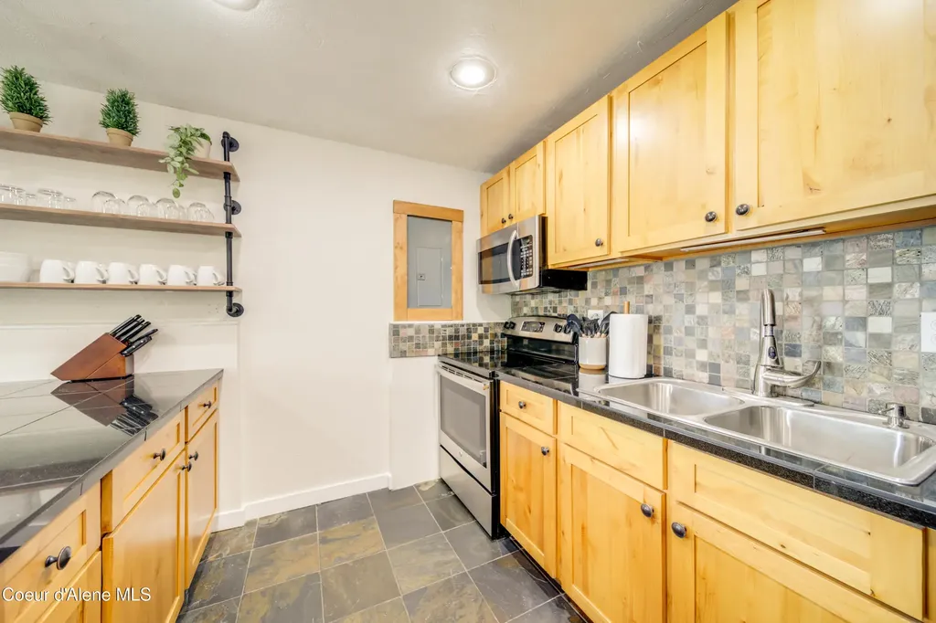 2824 E Upper Hayden Lake Road Hayden ID 83835