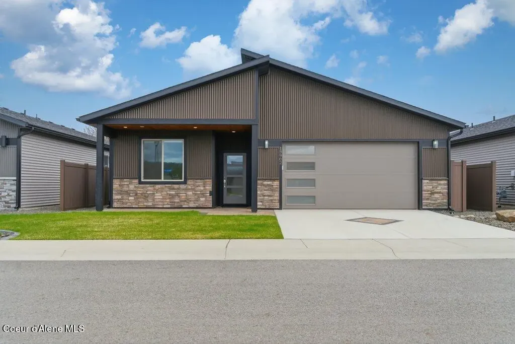13902 N Rainier Loop Rathdrum ID 83858
