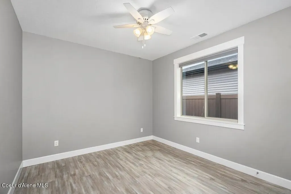 13902 N Rainier Loop Rathdrum ID 83858