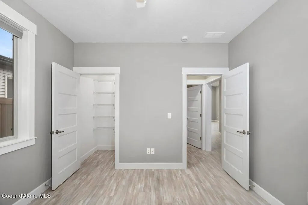 13902 N Rainier Loop Rathdrum ID 83858