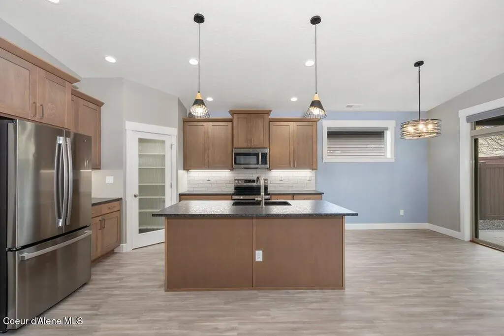 13902 N Rainier Loop Rathdrum ID 83858