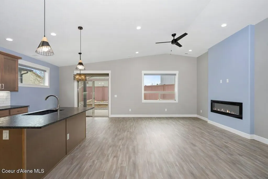 13902 N Rainier Loop Rathdrum ID 83858