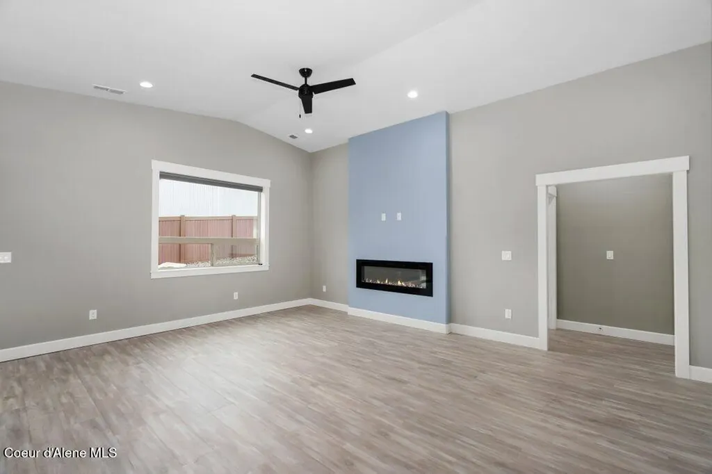 13902 N Rainier Loop Rathdrum ID 83858