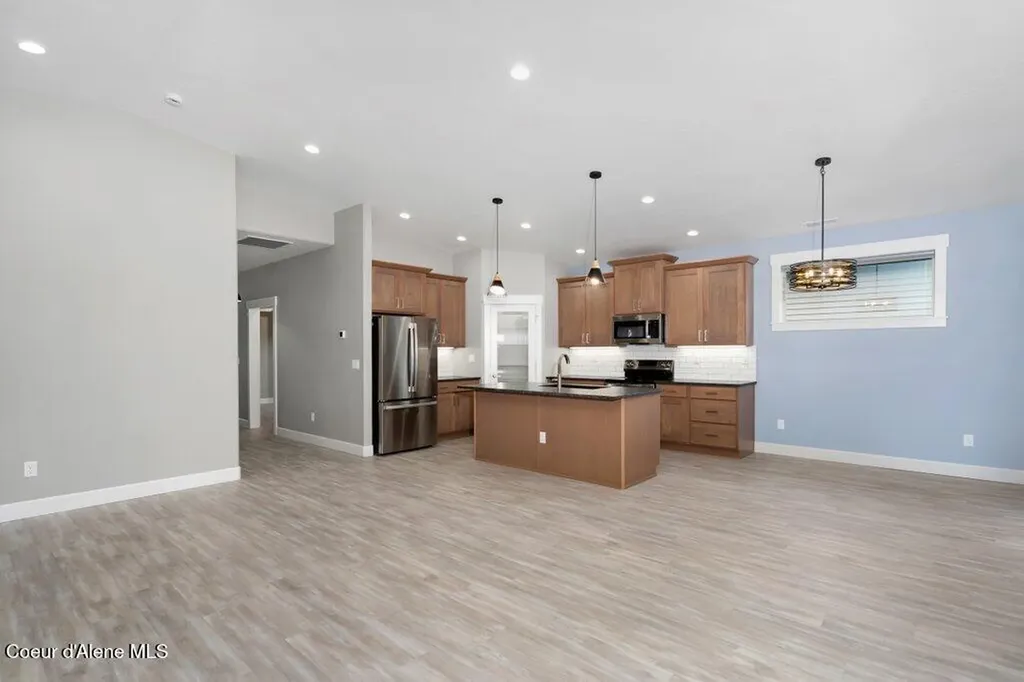 13902 N Rainier Loop Rathdrum ID 83858