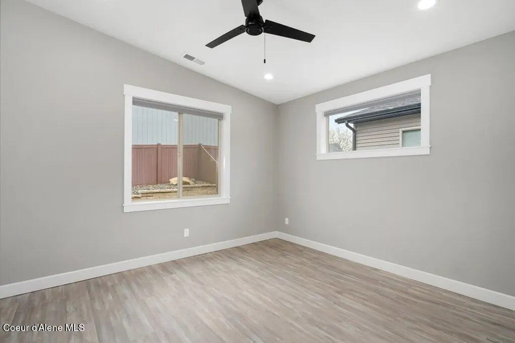 13902 N Rainier Loop Rathdrum ID 83858