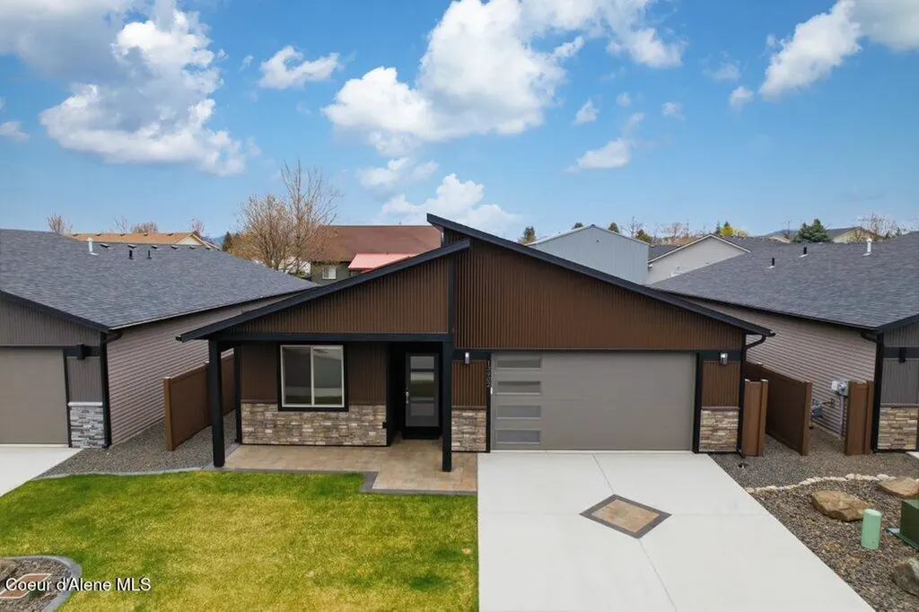 13902 N Rainier Loop Rathdrum ID 83858