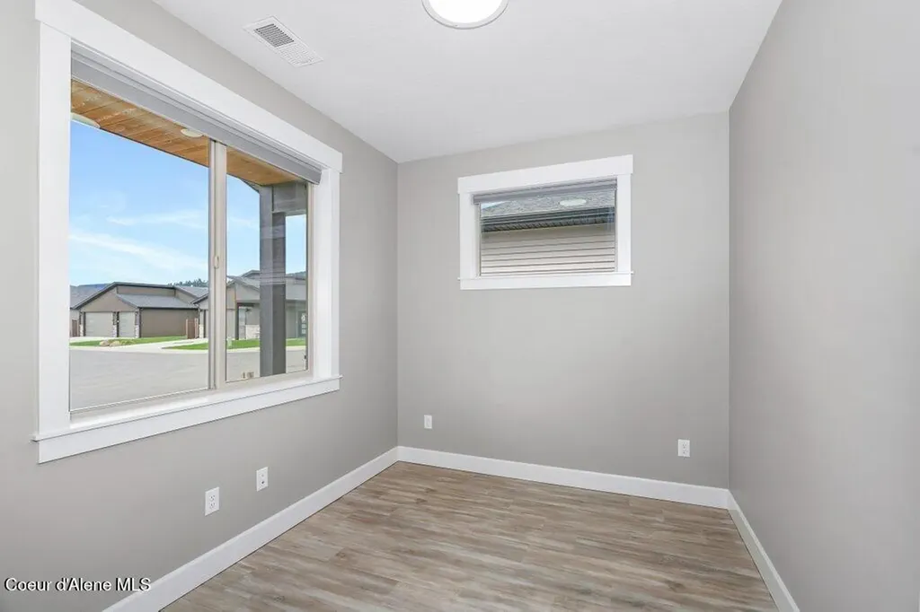 13902 N Rainier Loop Rathdrum ID 83858
