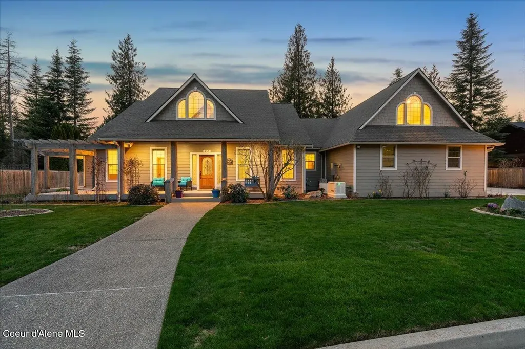212 Canoe Cove Sandpoint ID 83864